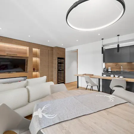 Luxury Lakeview In Center Apartment St. Moritz