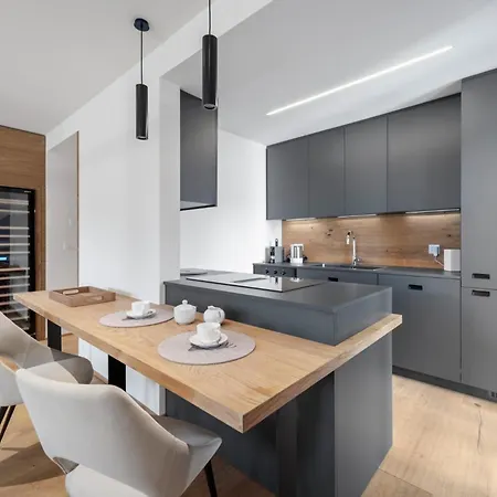 Luxury Lakeview In Center 圣莫里茨