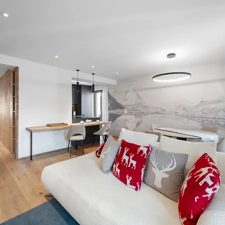 Luxury Lakeview In Center * St. Moritz